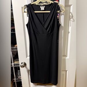Chic Black Sleeveless Midi Dress